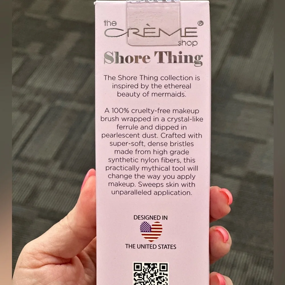 The Crème Shop “Shore Thing” Highlighter Brush – Mermaid Collection ✨🌊